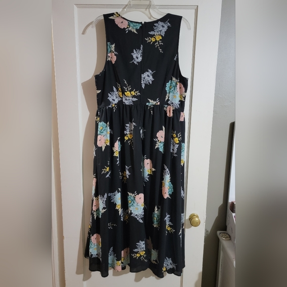 Torrid Floral Dress - Picture 2 of 3